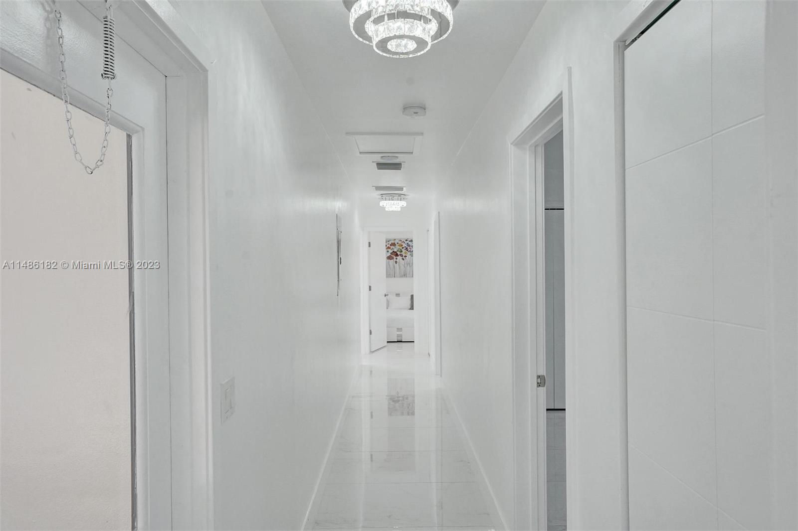 HOLLYWOOD HILLS - Residential Lease