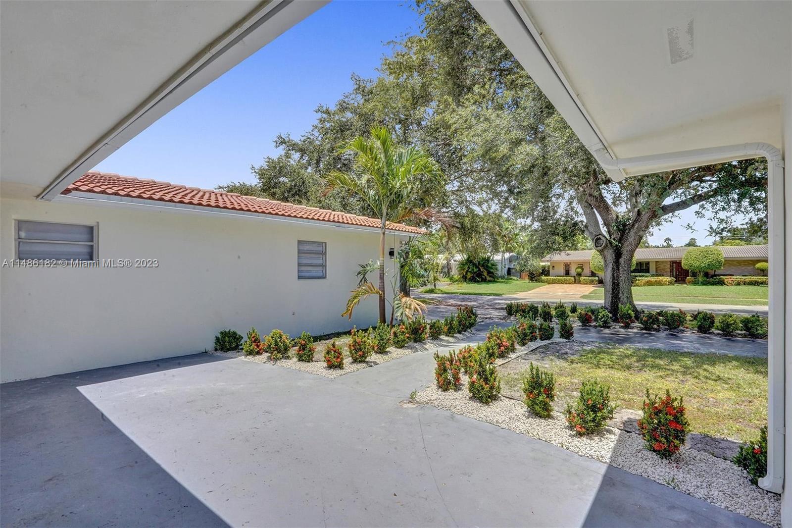 HOLLYWOOD HILLS - Residential Lease