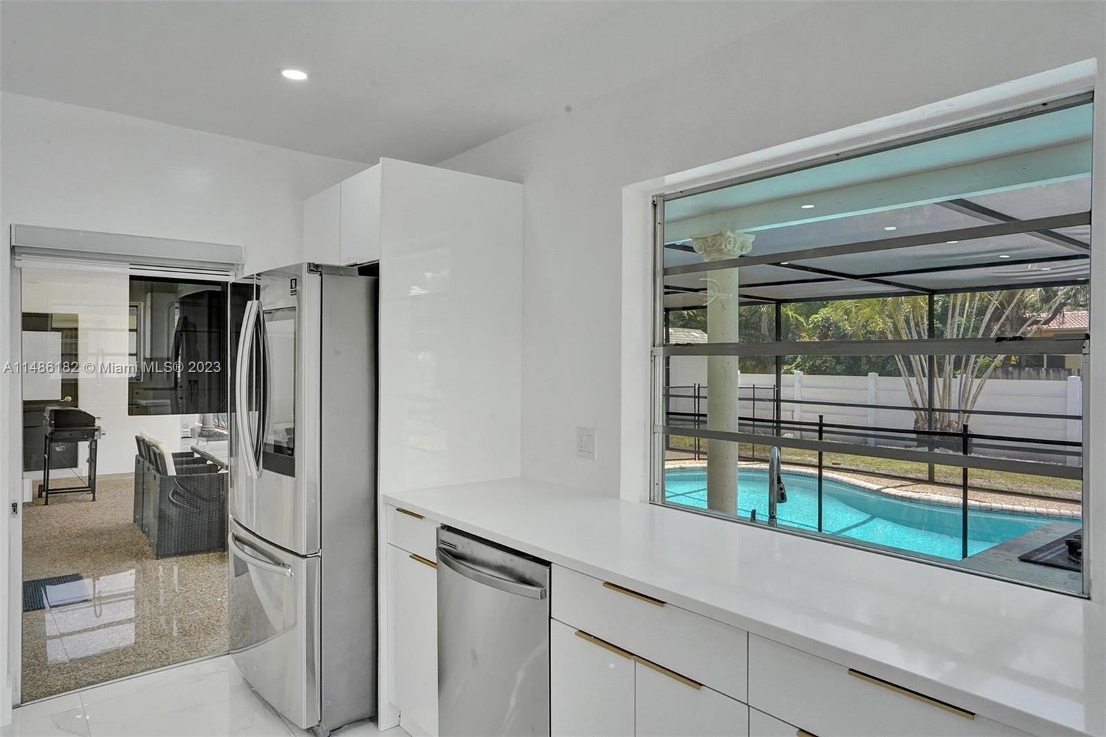 HOLLYWOOD HILLS - Residential Lease