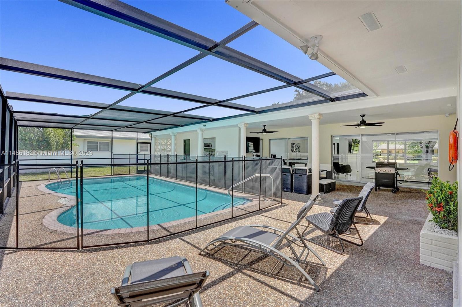 HOLLYWOOD HILLS - Residential Lease