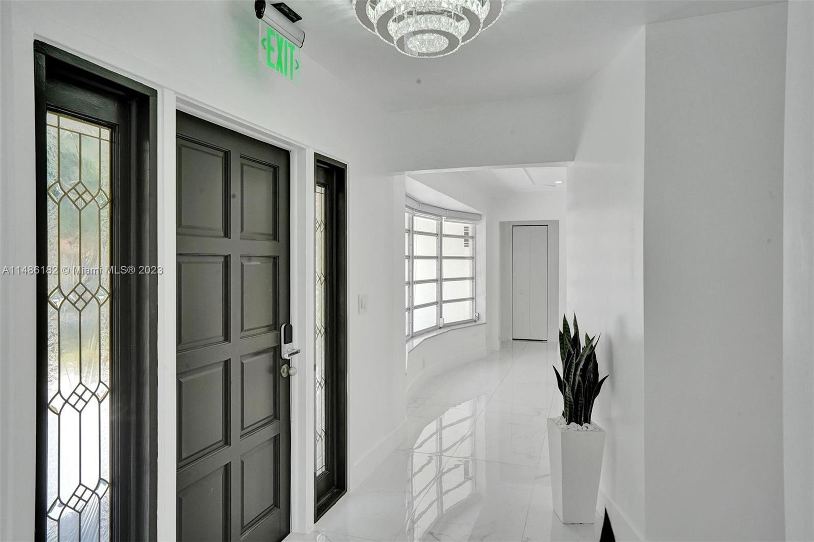 HOLLYWOOD HILLS - Residential Lease