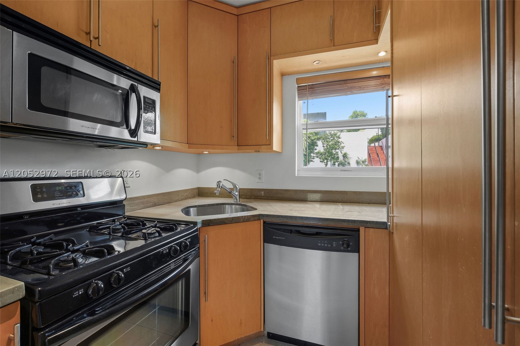 SANDPIPER VILLAS CO-OP - Residential Lease