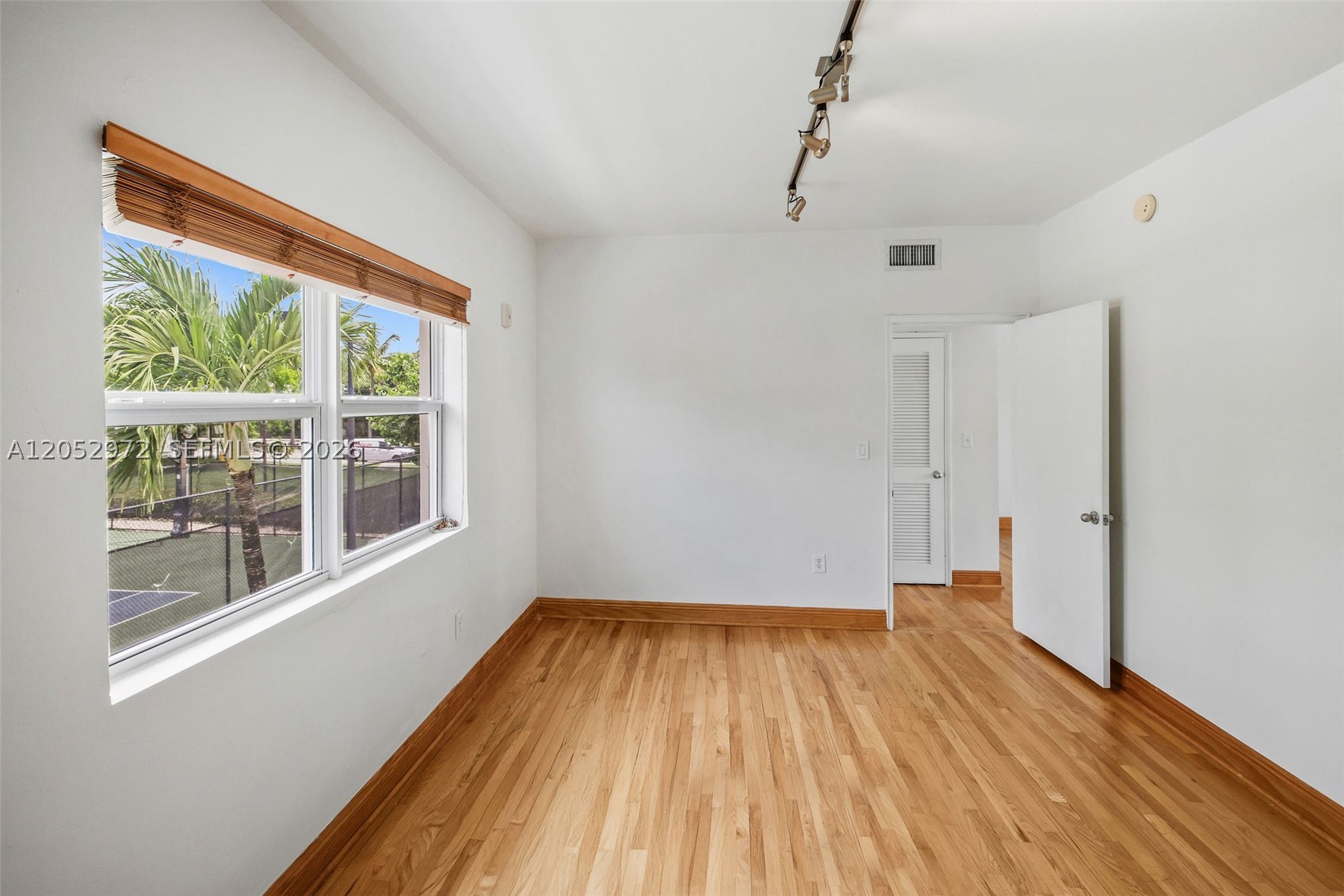 SANDPIPER VILLAS CO-OP - Residential Lease
