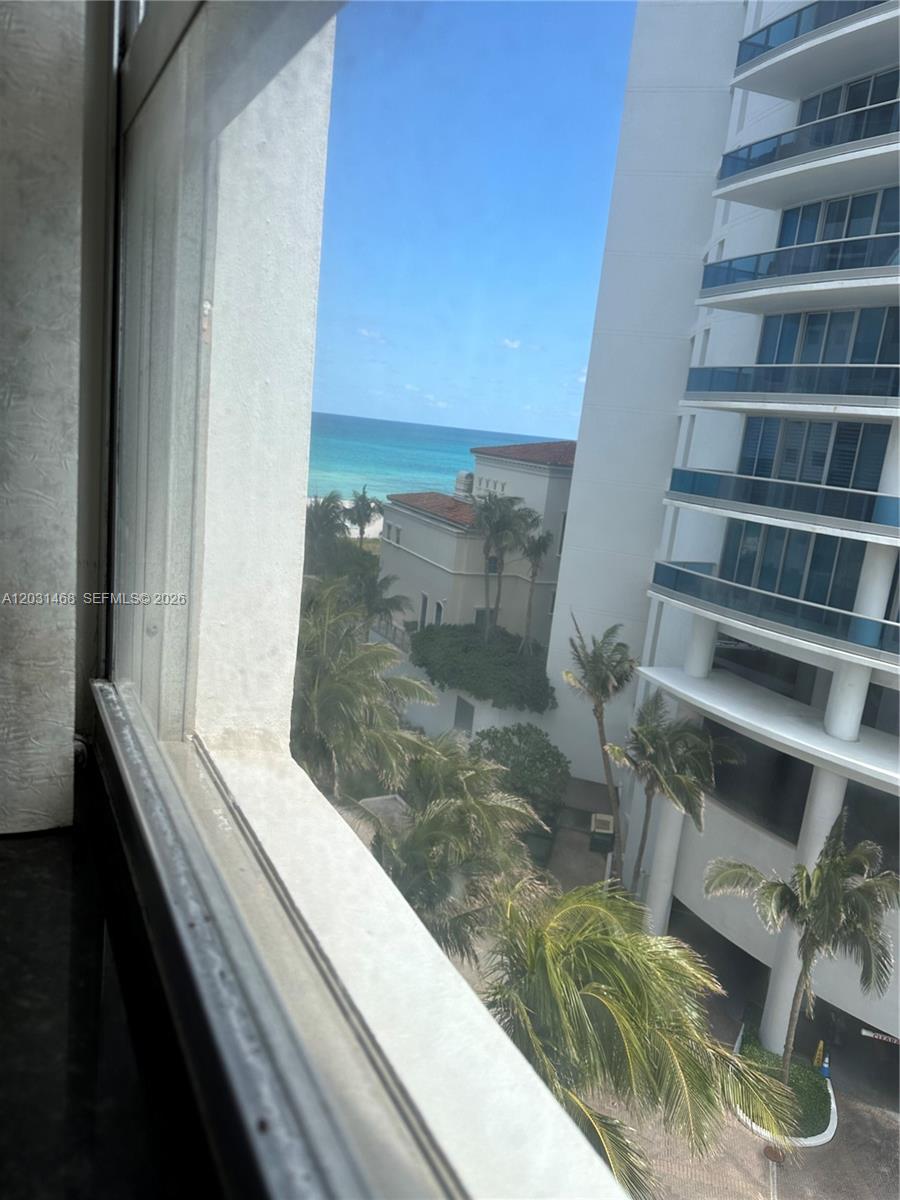 MAISON GRANDE CONDO - Residential