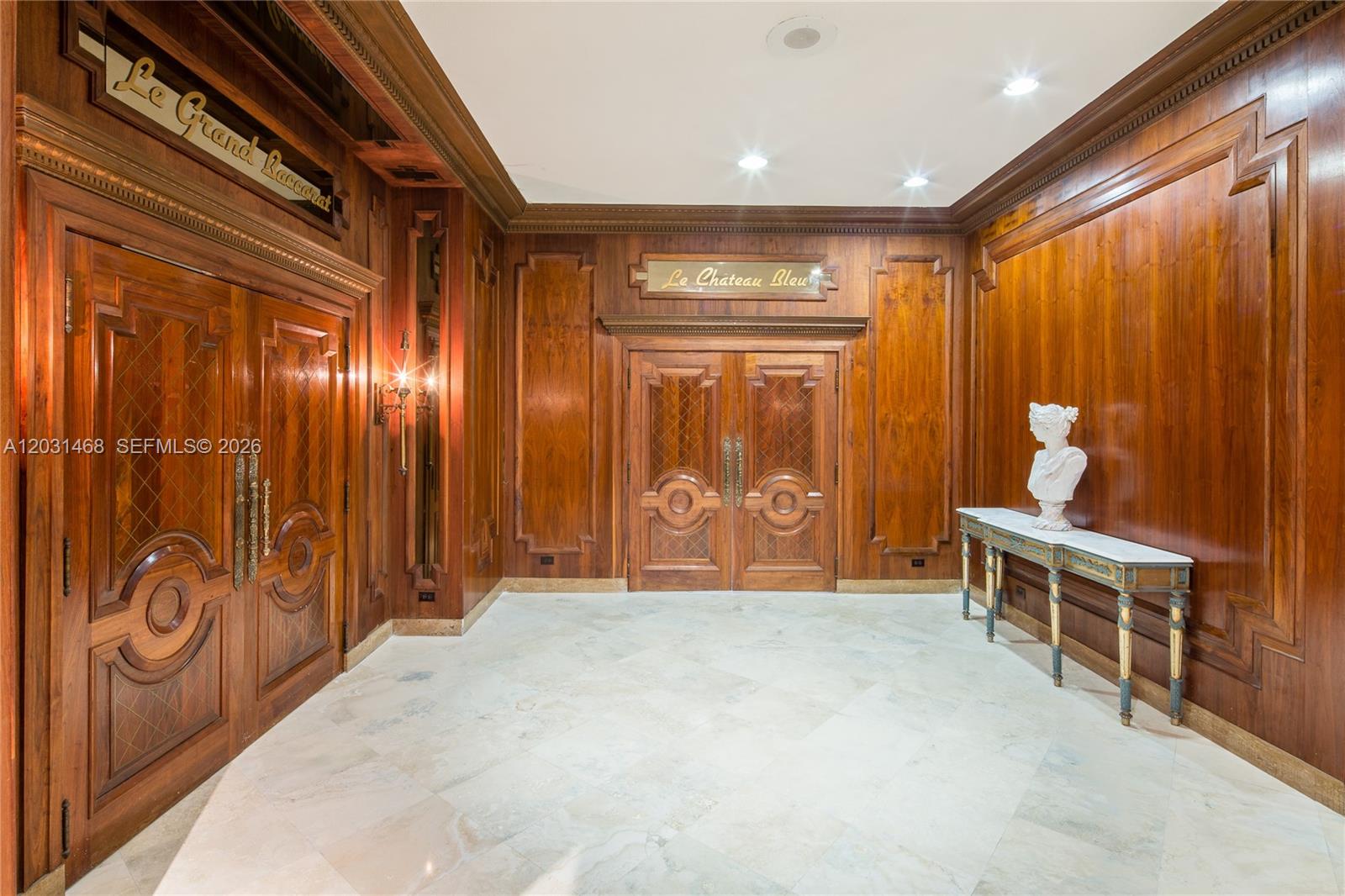 MAISON GRANDE CONDO - Residential