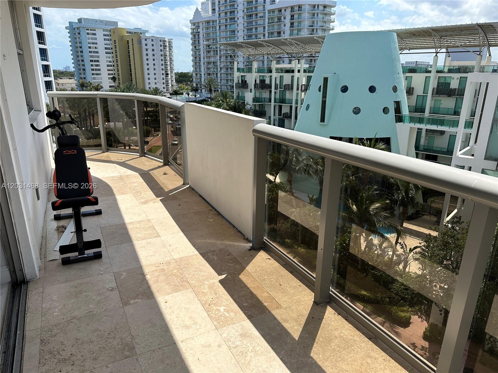 MAISON GRANDE CONDO - Residential
