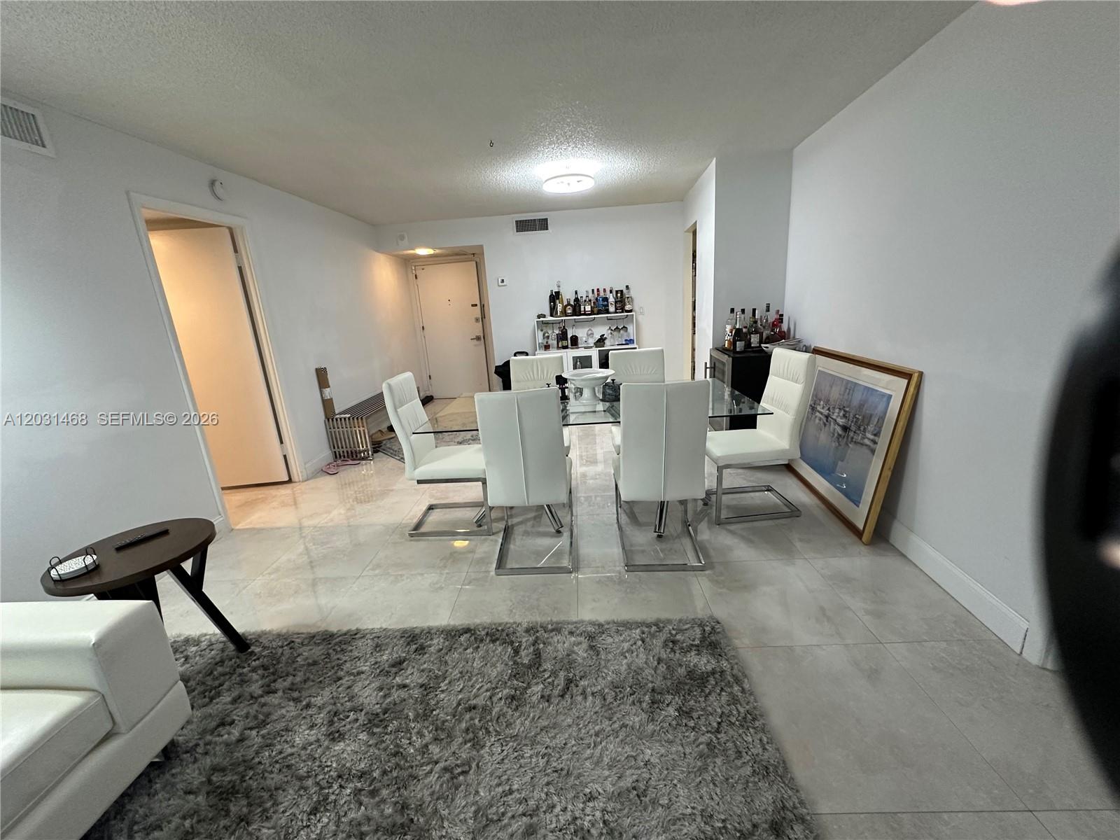 MAISON GRANDE CONDO - Residential