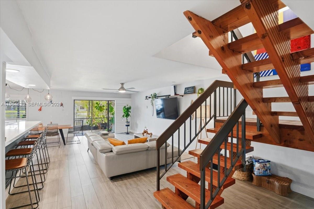 TRELLISES 5A CONDO - Residential
