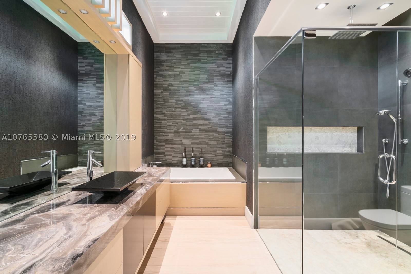 LAUDERDALE ISLES REAMEN P - Residential
