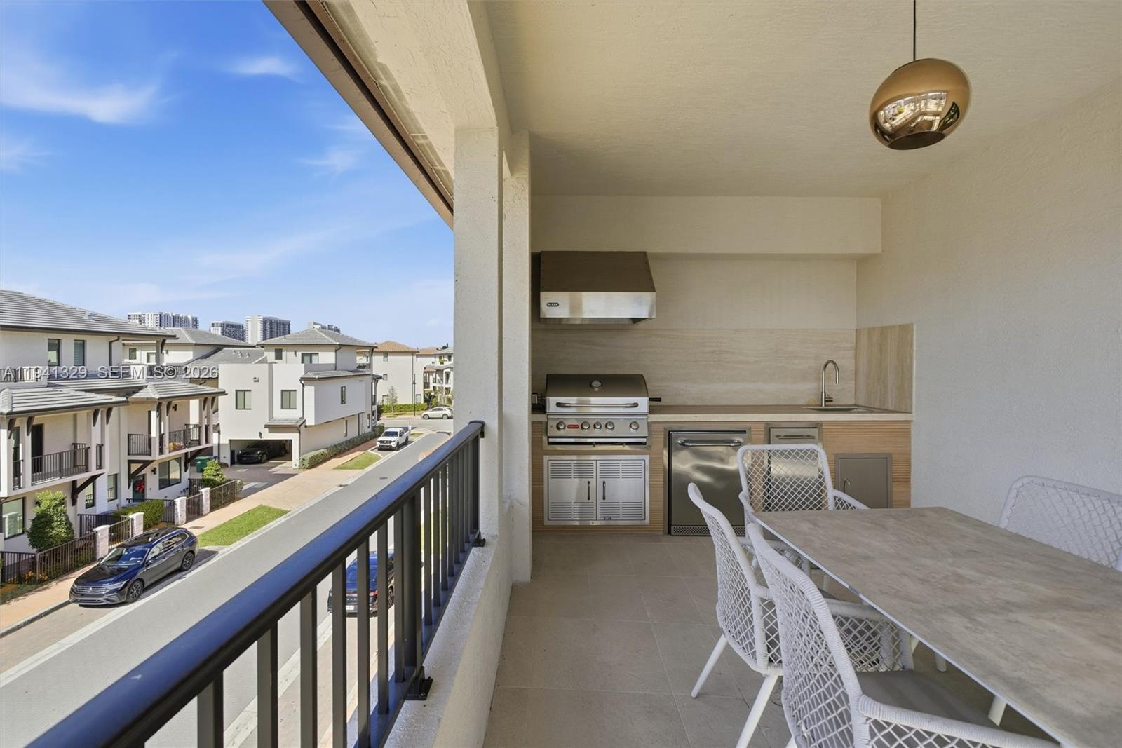 DOWNTOWN DORAL SOUTH PHAS - Residential