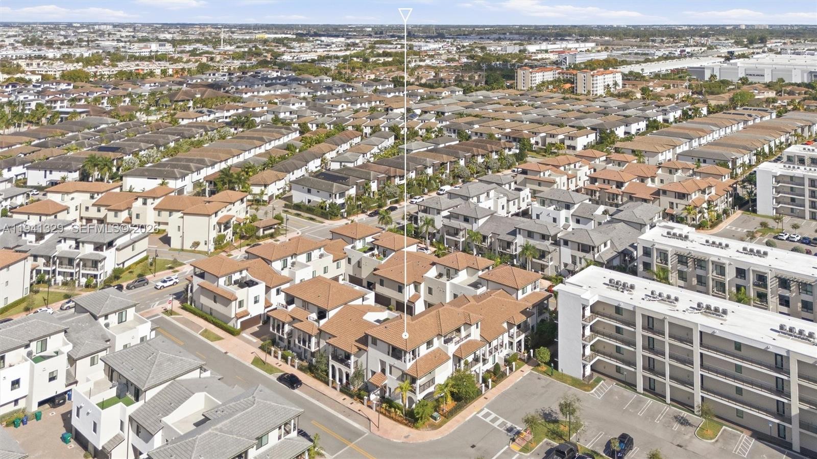 DOWNTOWN DORAL SOUTH PHAS - Residential