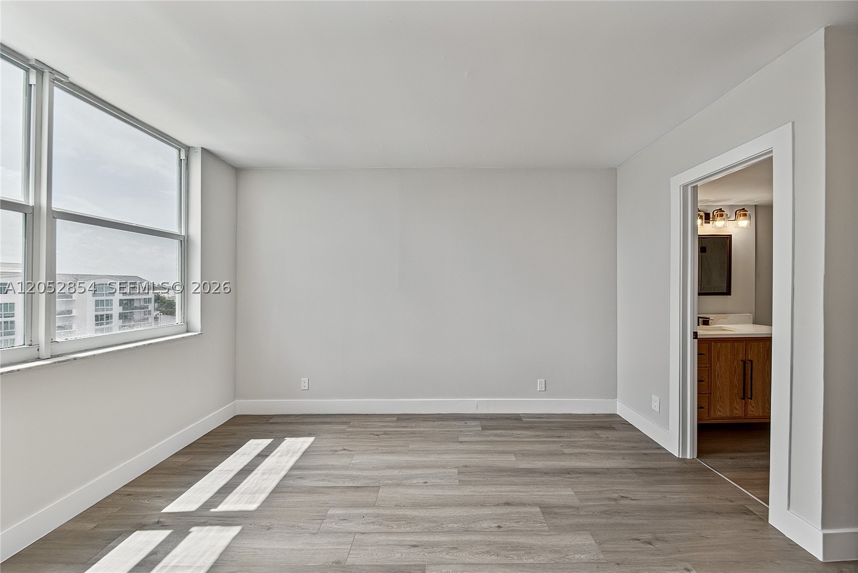 VENICE ISLE TOWER CONDO - Residential