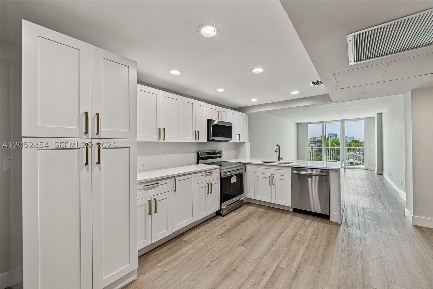 VENICE ISLE TOWER CONDO - Residential