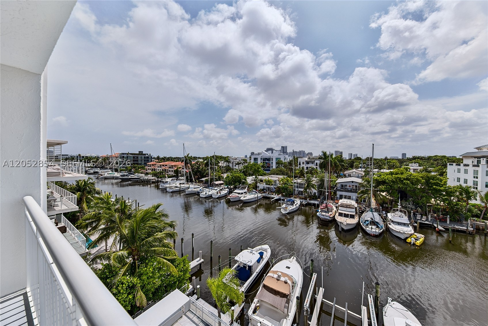 VENICE ISLE TOWER CONDO - Residential