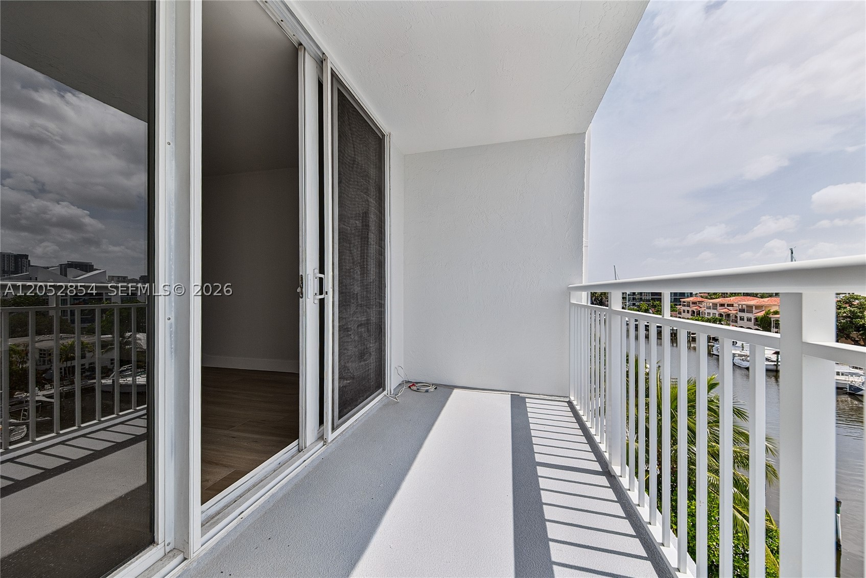 VENICE ISLE TOWER CONDO - Residential