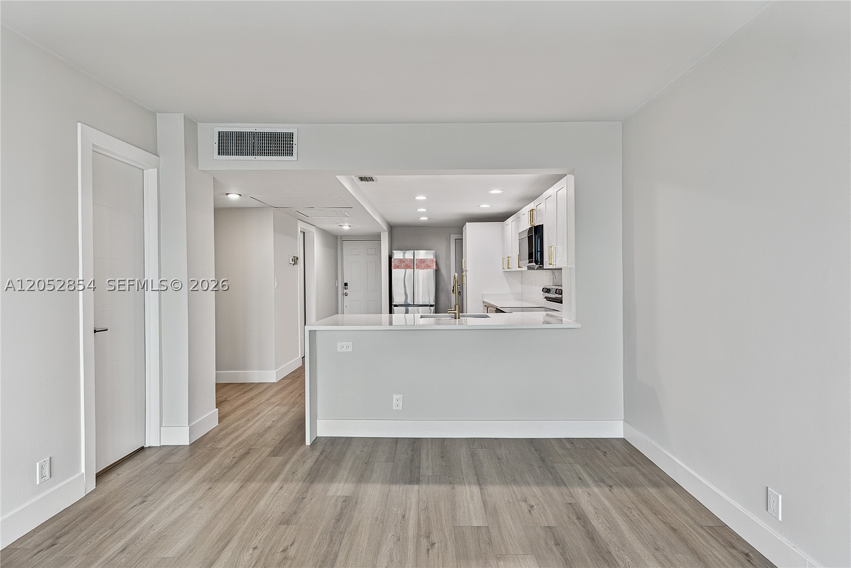 VENICE ISLE TOWER CONDO - Residential
