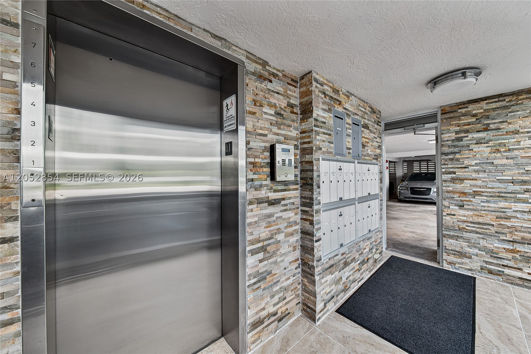 VENICE ISLE TOWER CONDO - Residential