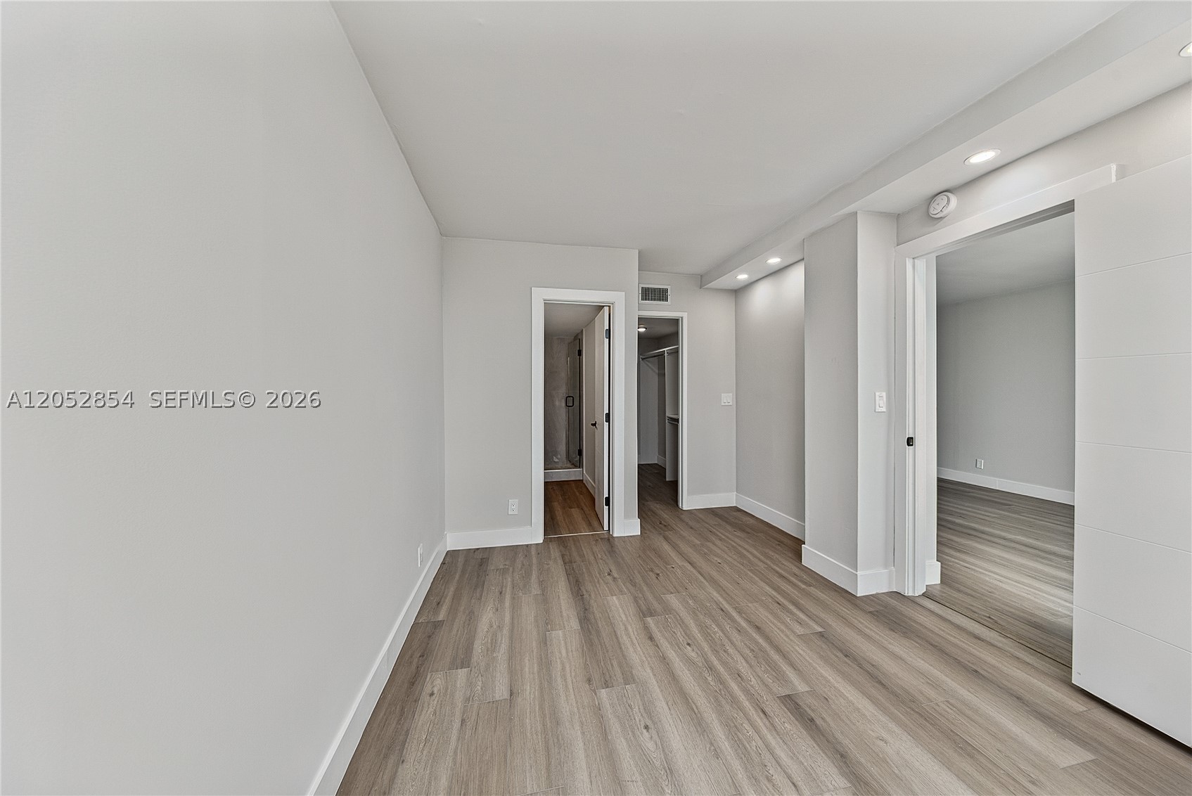 VENICE ISLE TOWER CONDO - Residential