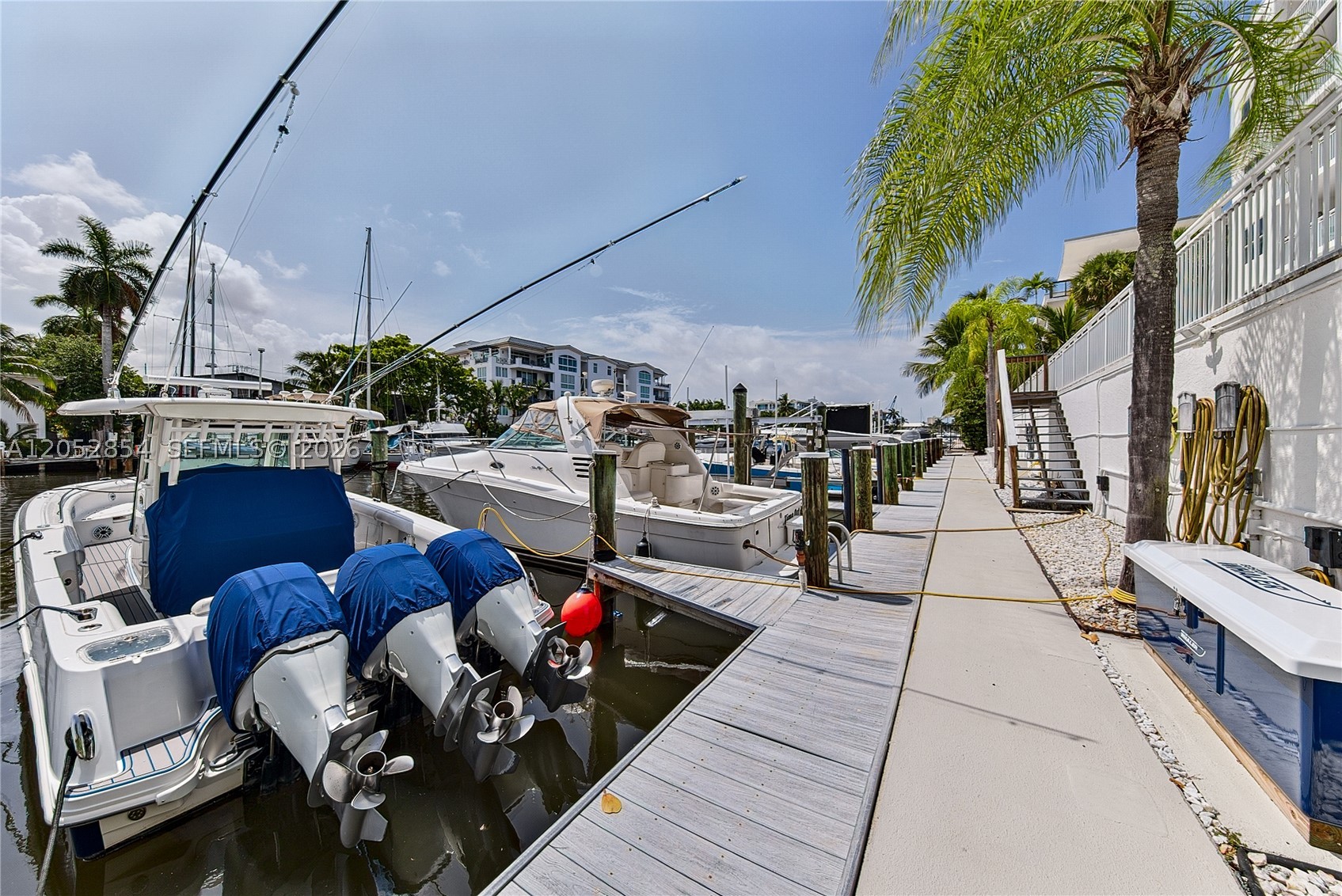 VENICE ISLE TOWER CONDO - Residential