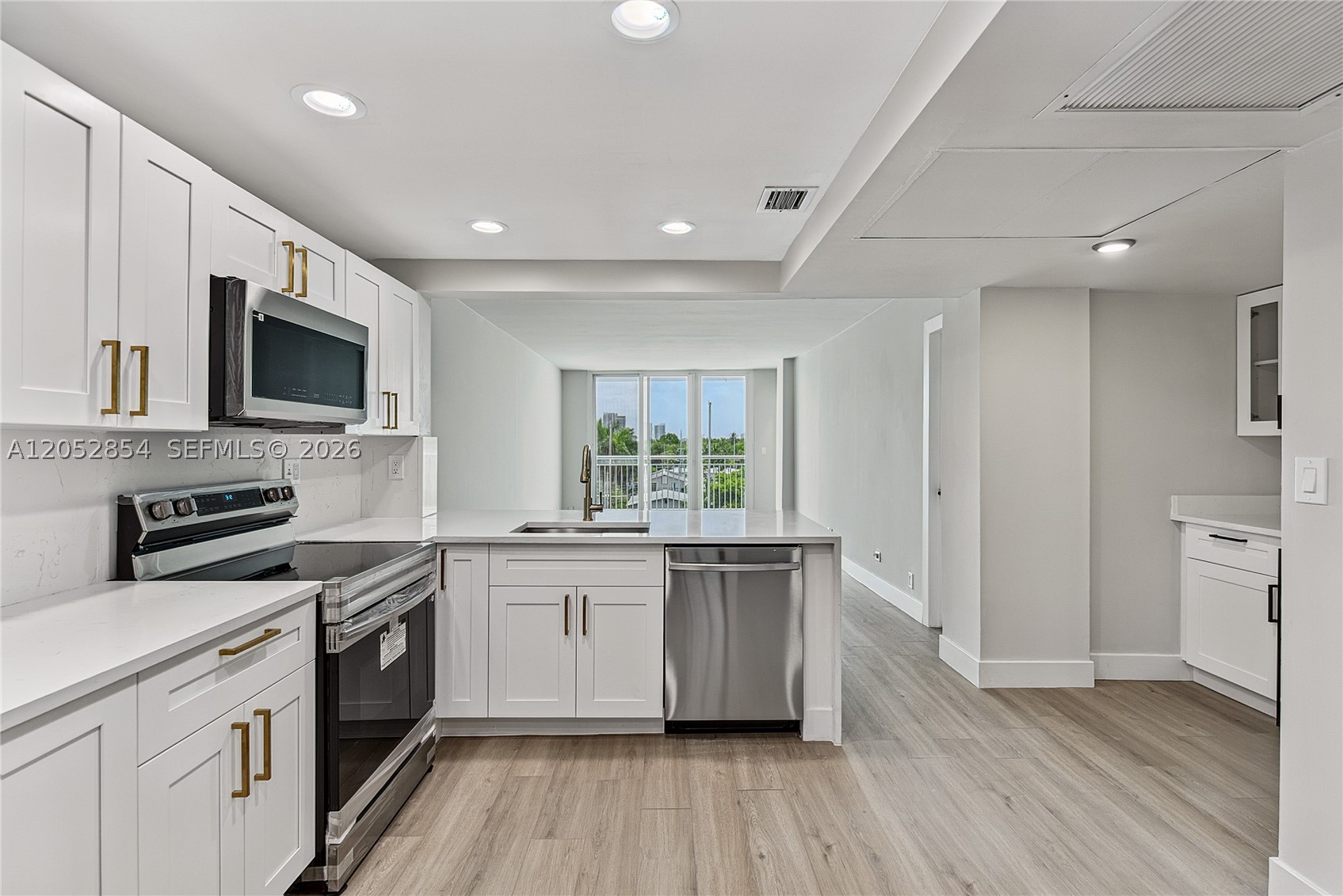 VENICE ISLE TOWER CONDO - Residential