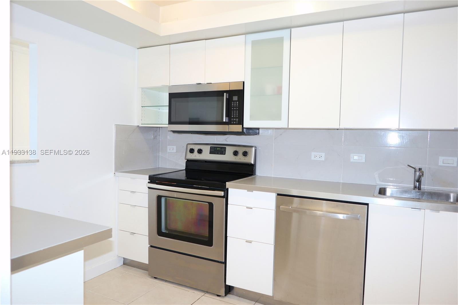 WATERVIEW CONDO - Residential Lease