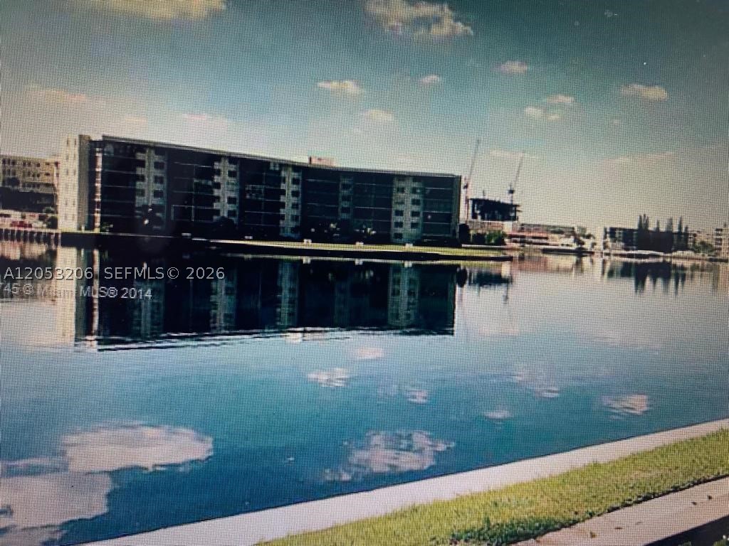 Beautifully apartment in excellent condition with gorgeous open water views. tiles throughout the living area. Stainless steel appliances. Bedroom is big with two closets, including a walk-in closet. Centrally located, you can walk to Fresh Market, Starbucks, Aventura Mall and more. Building has 24/7 security, valet, tennis court, two pools, gym, sauna and hot tub. Water and basic cable included in the low maintenance fee.