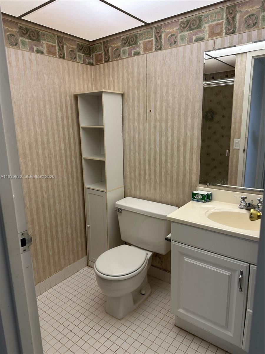 KINGS POINT SAXONY CONDOS - Residential