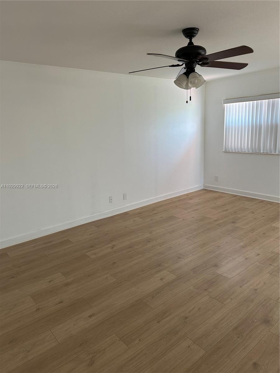 KINGS POINT SAXONY CONDOS - Residential