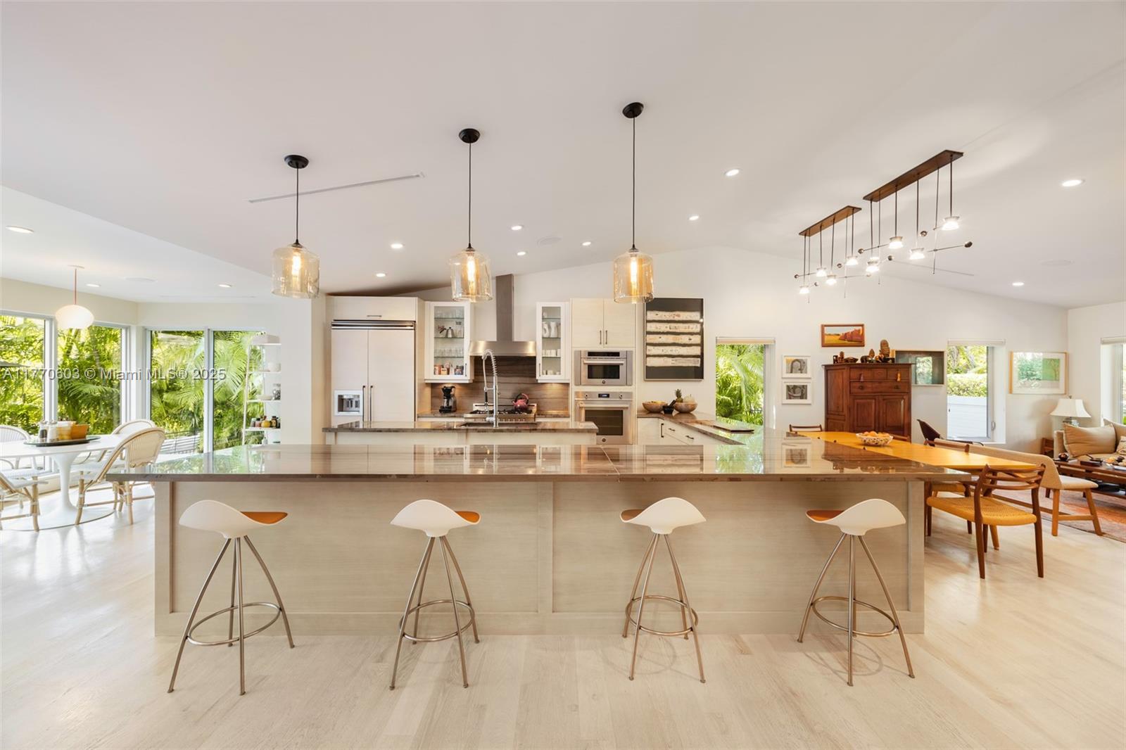 COCONUT GROVE MANOR - Residential