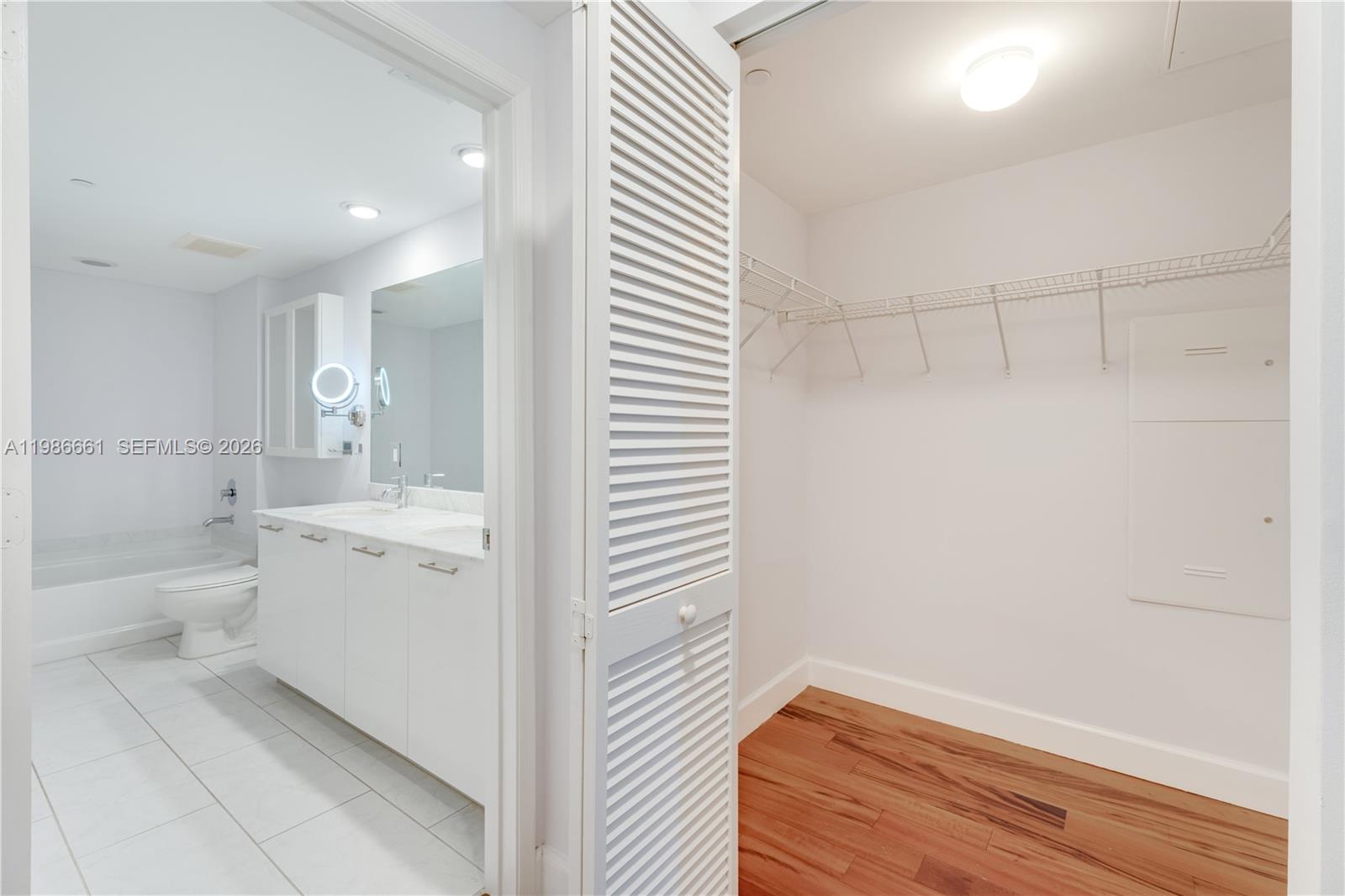 THE PLAZA 901 BRICKELL CO - Residential