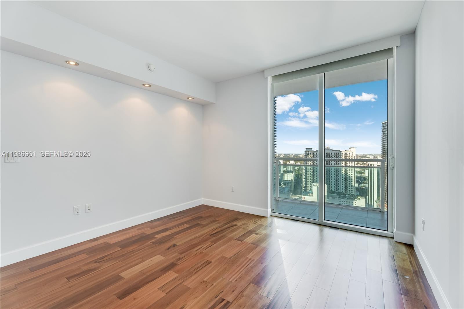 THE PLAZA 901 BRICKELL CO - Residential