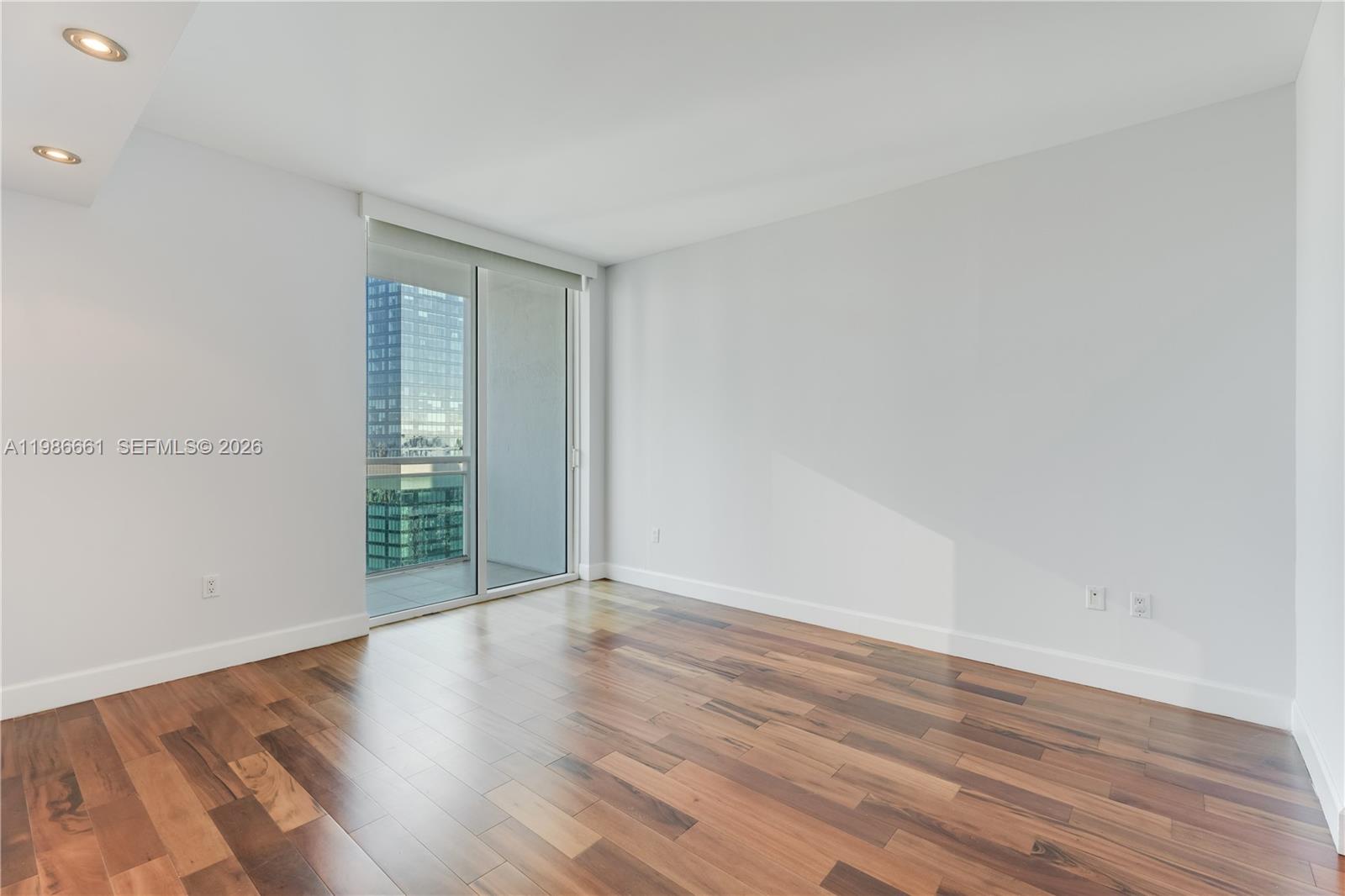 THE PLAZA 901 BRICKELL CO - Residential