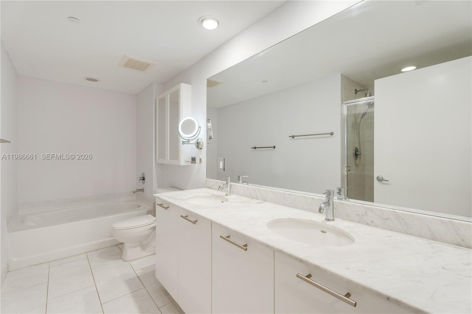THE PLAZA 901 BRICKELL CO - Residential