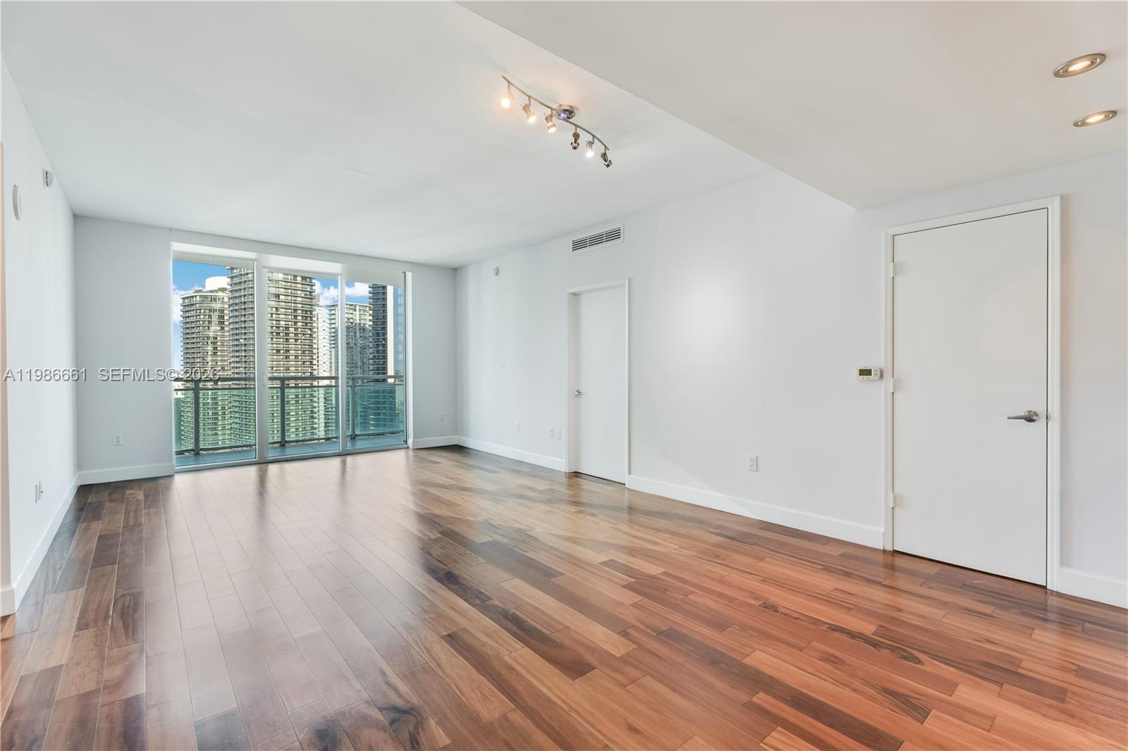 THE PLAZA 901 BRICKELL CO - Residential