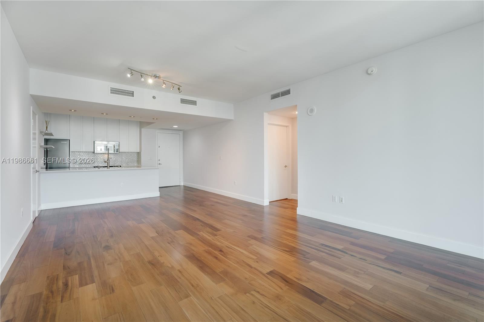 THE PLAZA 901 BRICKELL CO - Residential
