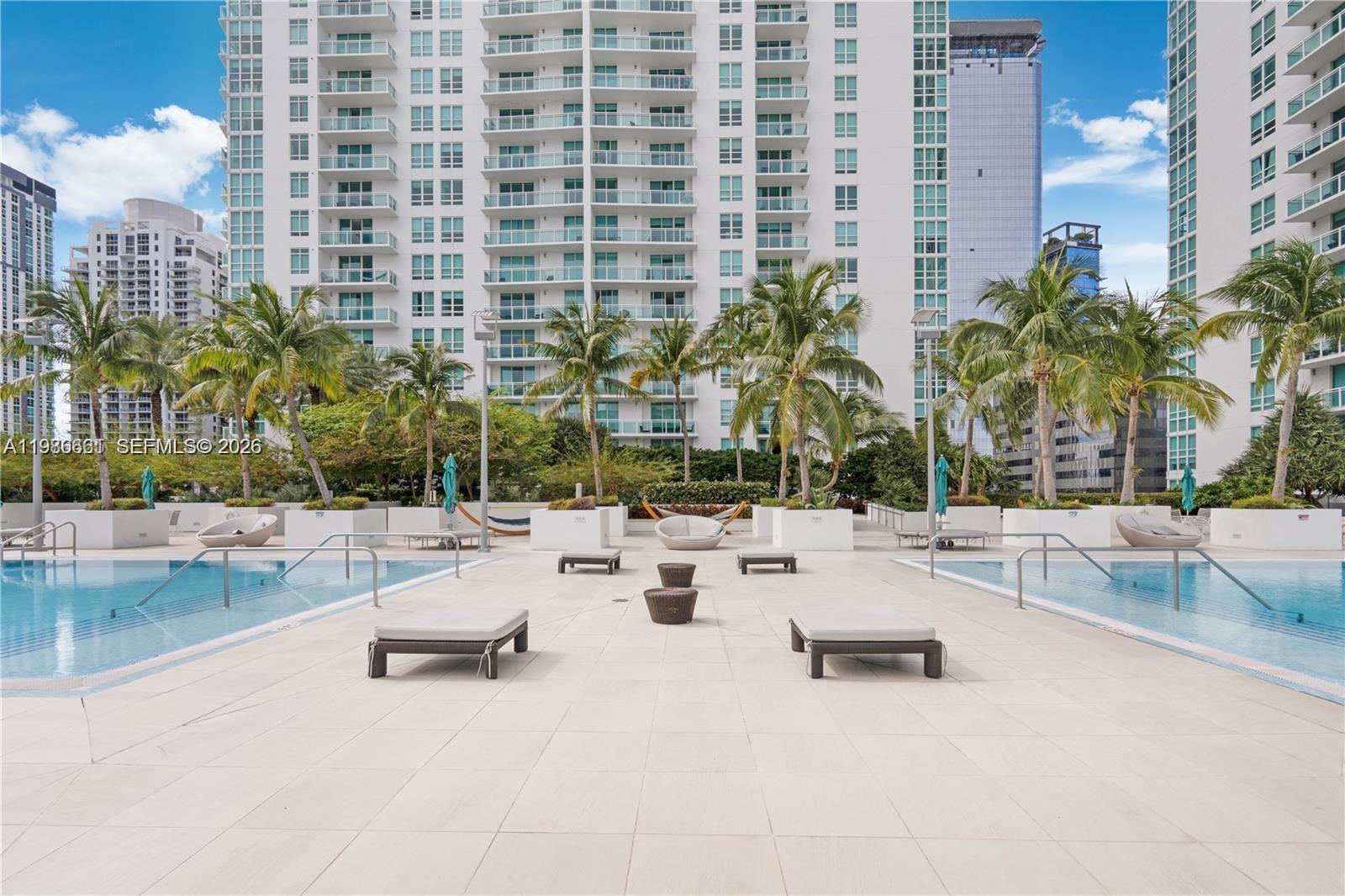 THE PLAZA 901 BRICKELL CO - Residential