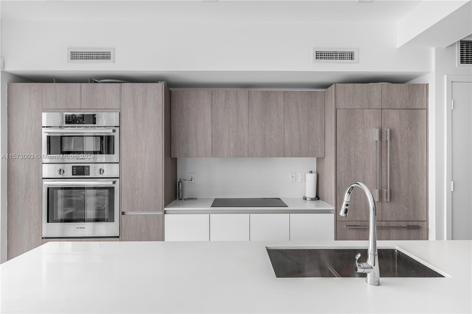 ONE BAY CONDO - Residential Lease