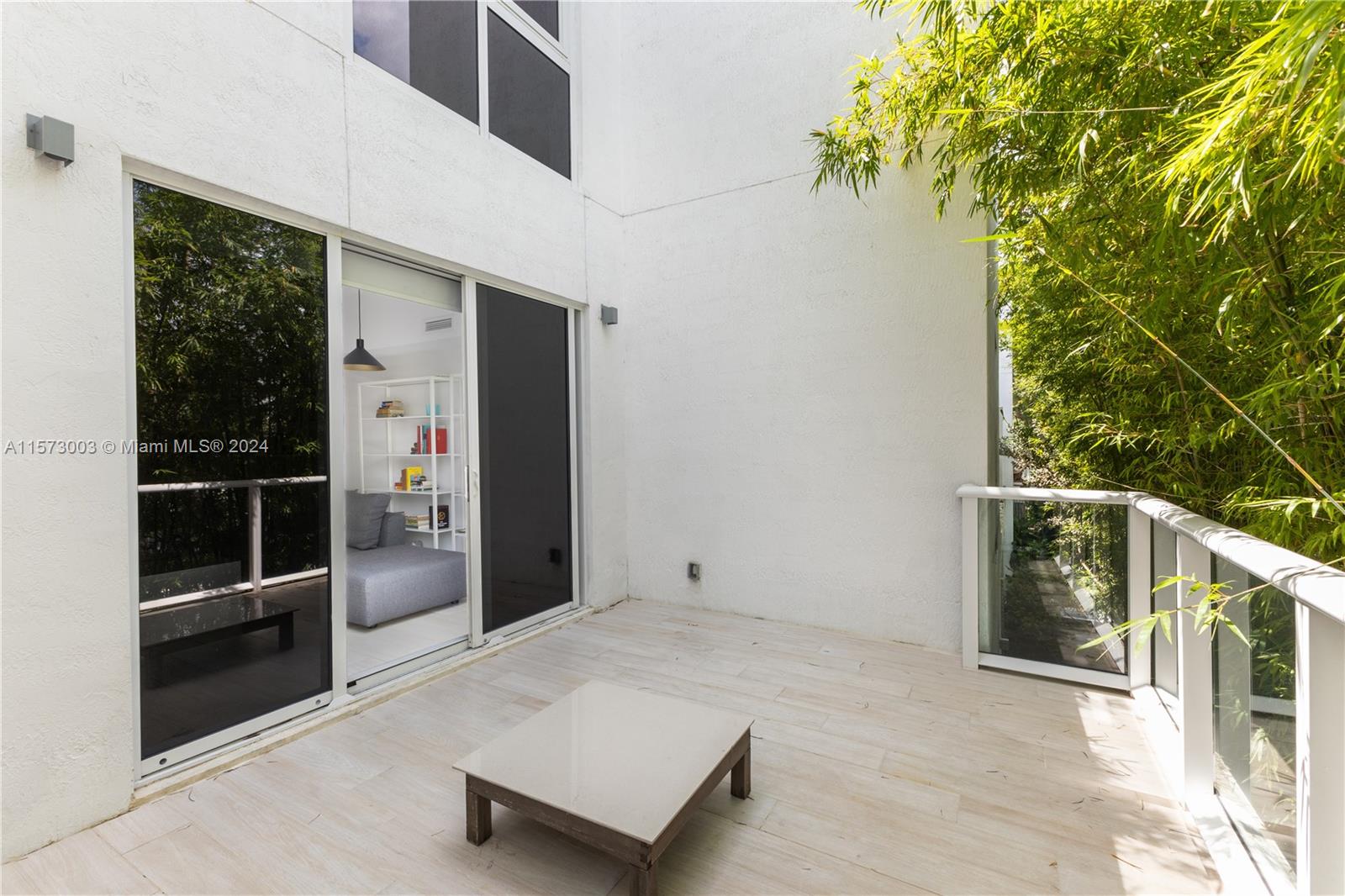 ONE BAY CONDO - Residential Lease