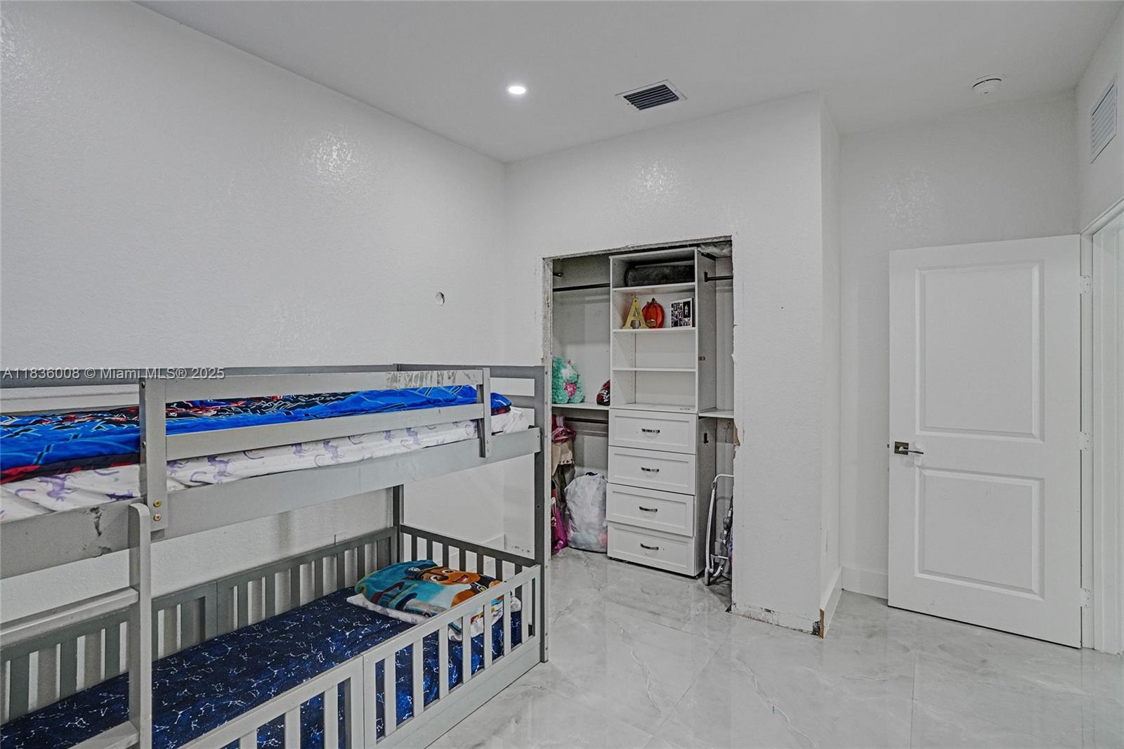 A H AT TURNPIKE SOUTH SEC - Residential