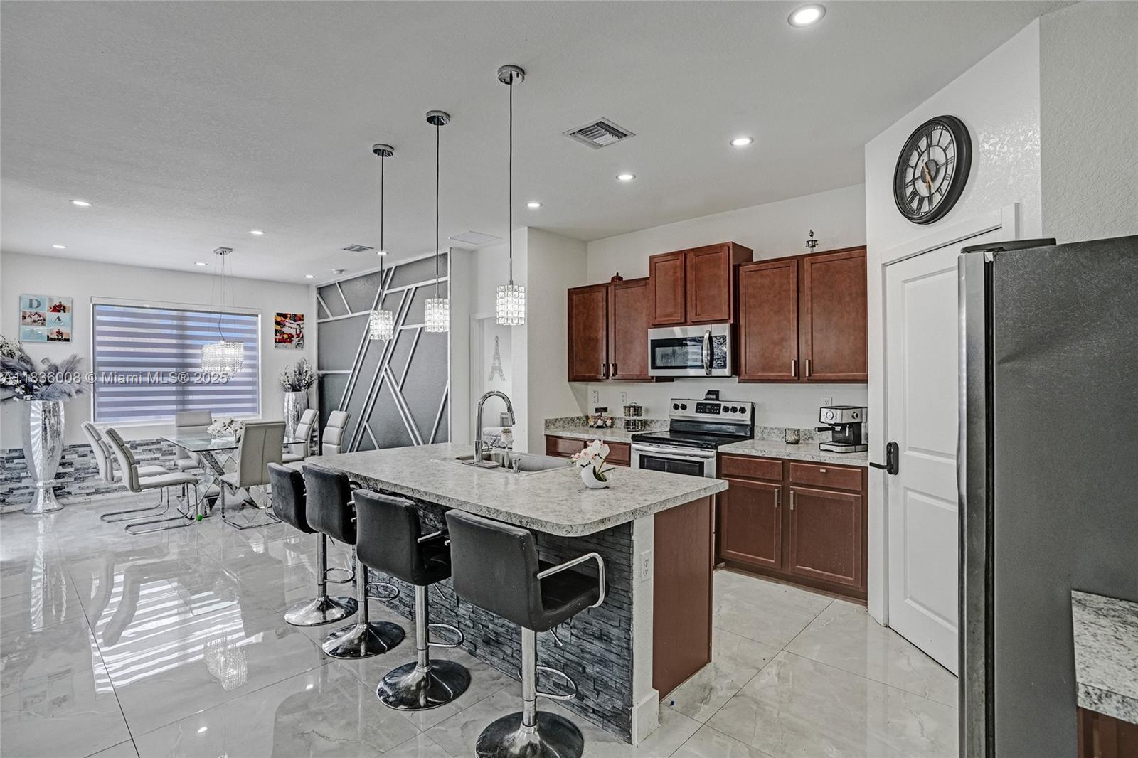 A H AT TURNPIKE SOUTH SEC - Residential