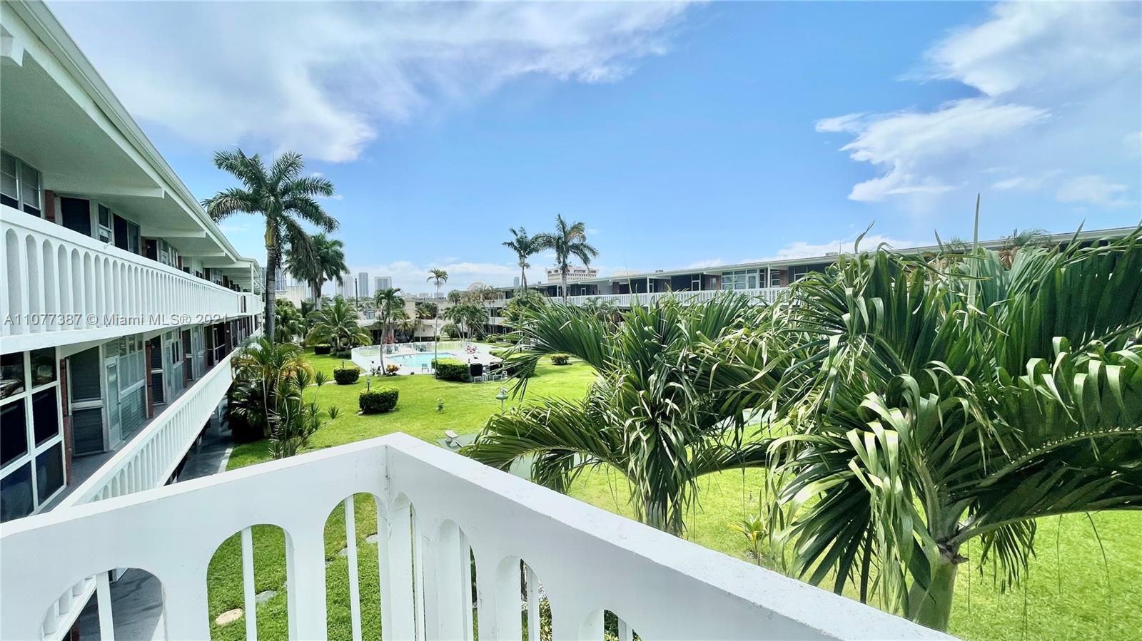 ELDORADO COUNTRY CLUB TOW - Residential