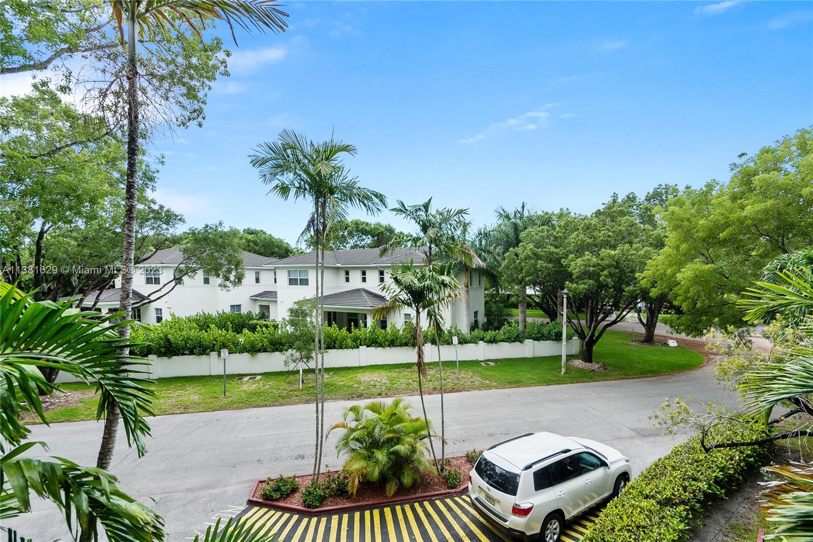 VILLA CAPRI CONDO - Residential Lease