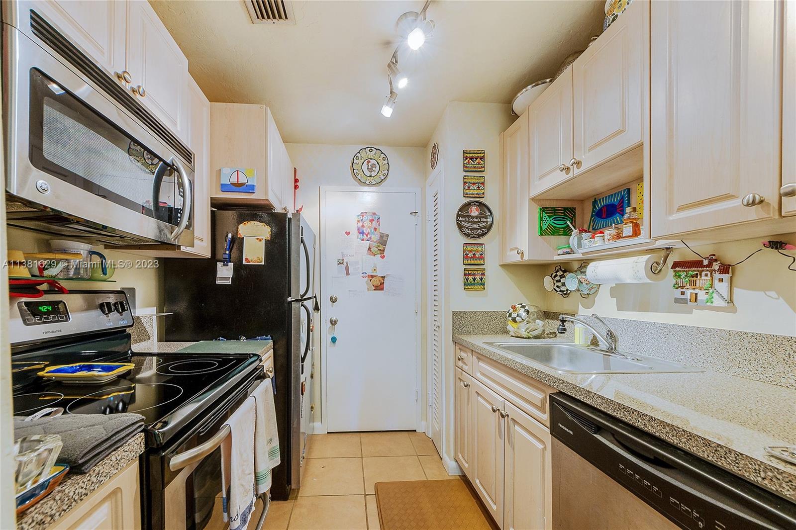 VILLA CAPRI CONDO - Residential Lease