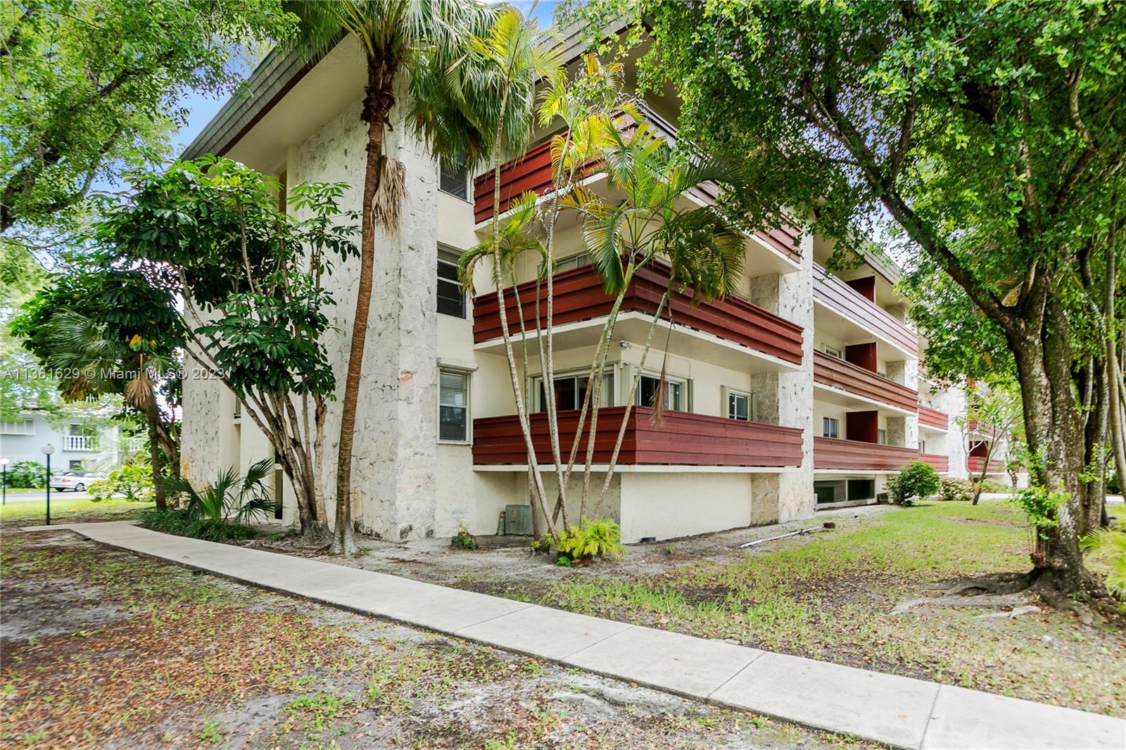VILLA CAPRI CONDO - Residential Lease