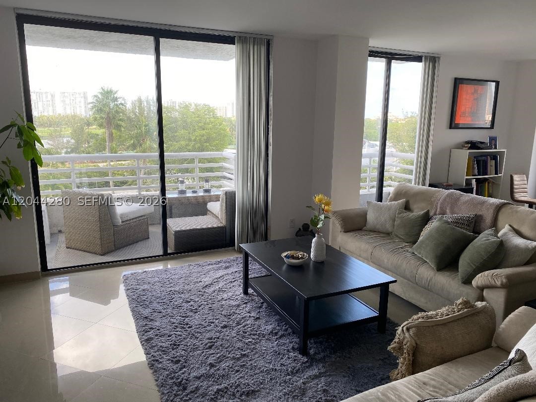 PARC CENTRAL AVENTURA EAS - Residential