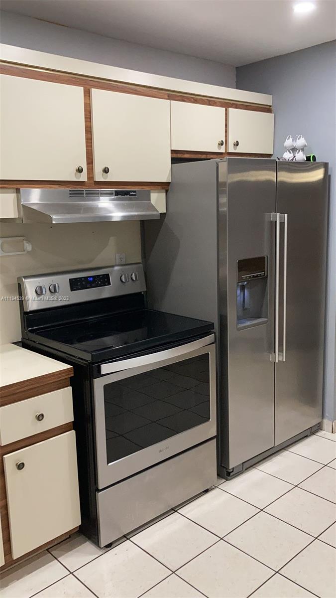 Location!! Location!! Location!! What a beautiful home conveniently located in front of FIU in the heart of Westchester. Enjoy a unique sunset after a long day at work. Stainless steel appliances to enjoy are a must to mention. Les Chalets is a very friendly and quiet community. Do not hesitate to contact the listing agent with any questions and to schedule your visit. Incomplete packages will not be considered.