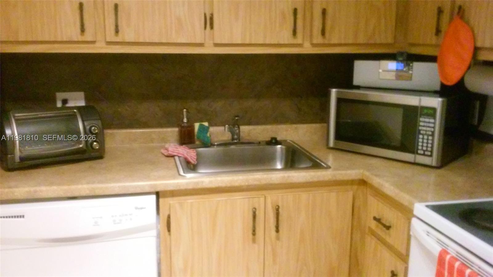INVERWOOD CONDO - Residential