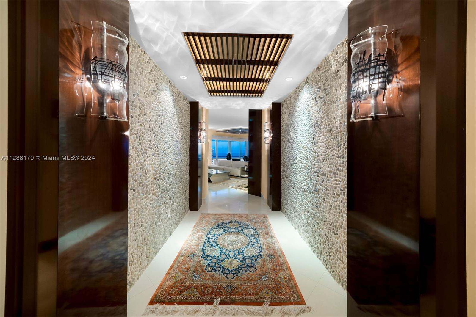 Four Seasons Residences - Residential