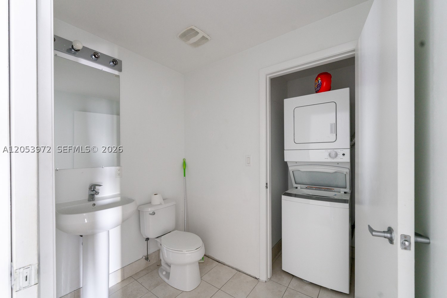 QUANTUM ON THE BAY CONDO - Residential Lease