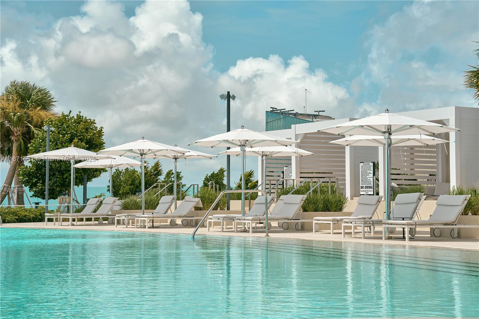 300 BISCAYNE BLVD WAY COND - Residential